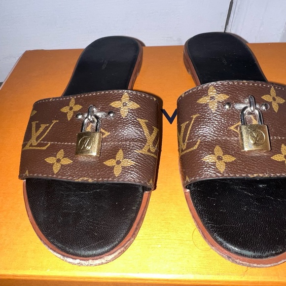 LV sandals - Picture 1 of 4